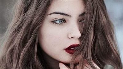 من نجمة شهيرة الى متشردة.. مأساة بطلة مسلسل “الحاج متولي” التي خذلها الجميع -صور