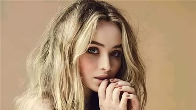 صورة غريبة لرجل وضع دائرة حوله