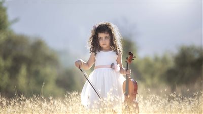 الساعه تلاته الفجر وواحده زيك كاعدة في الشارع